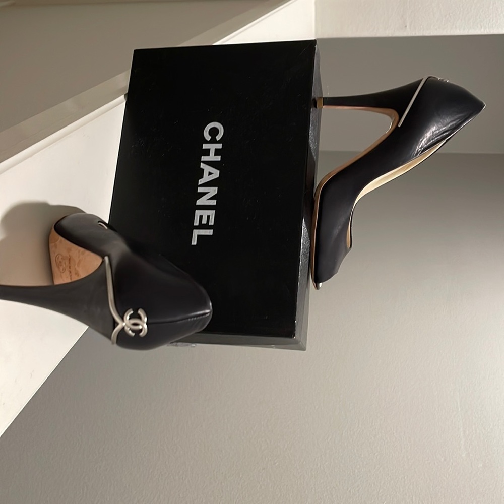 Classic!!  Beautiful~ always in style, CHANEL ‘Peep Toe’  great condition ~